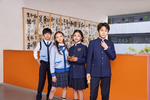 班媽動態 | 百年校服變遷